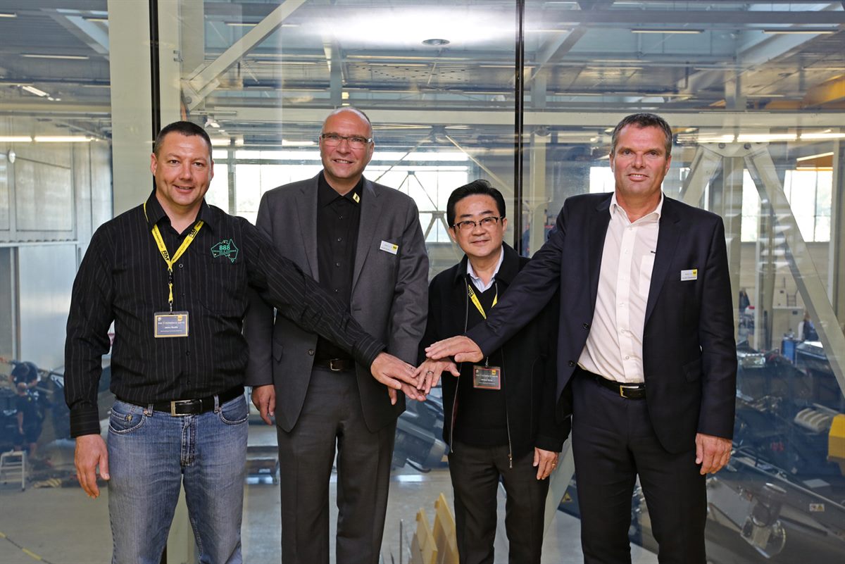 v.l.n.r.; Henry Neville, Director 888CSE; Gerald Hanisch, CEO RM; Michael  Wang, GM Multico; Günther Weissenberger, CFO RM