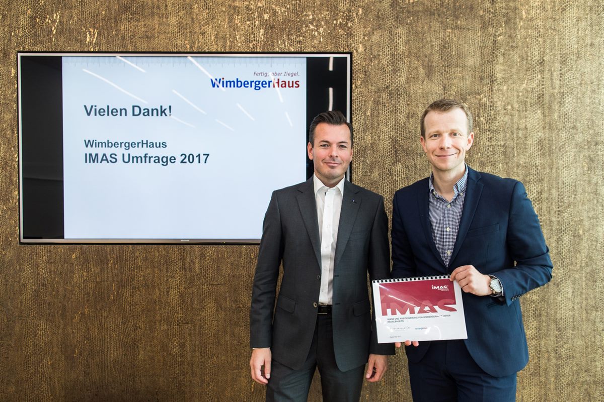 Christian Wimberger und DDr. Paul Eiselsberg mit der neuen IMAS Studie zum Thema Wohnbau in in Oberösterreich 
