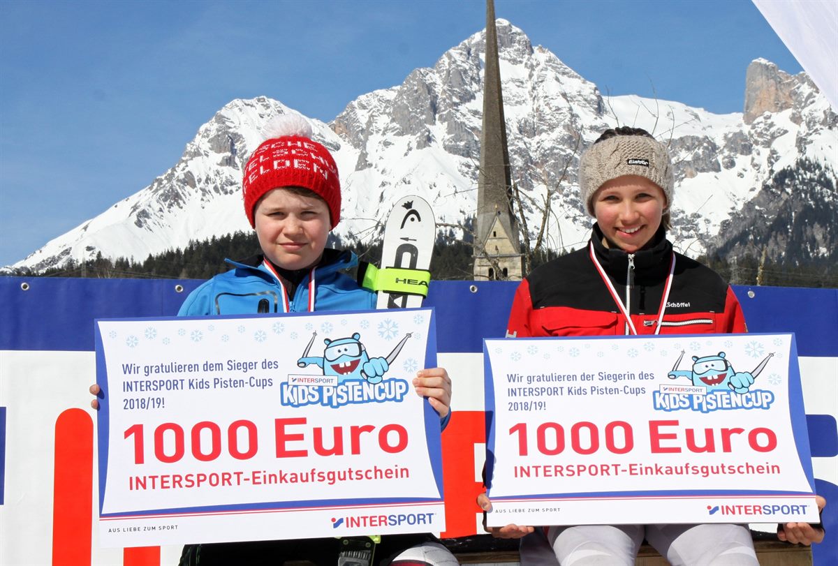 Die stolzen Gewinner des 1000-Euro-INTERSPORT-Gutscheins