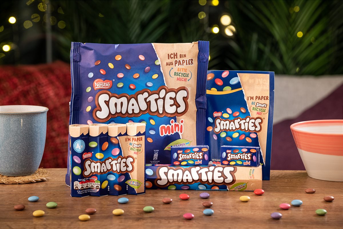 SMARTIES stellt als erste Süßwarenmarke weltweit auf recycelbare Papierverpackungen um.