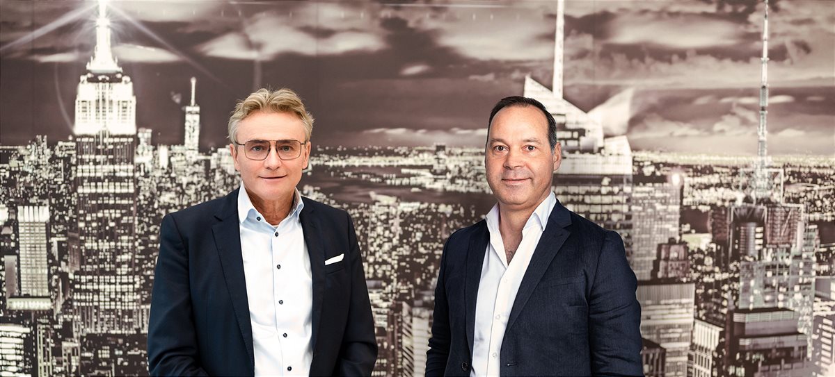  V.r.n.l.: Rainer Reichl, CEO von REICHLUNDPARTNER, Dirk Jawurek, Geschäftsführer der mediaplan Hamburg