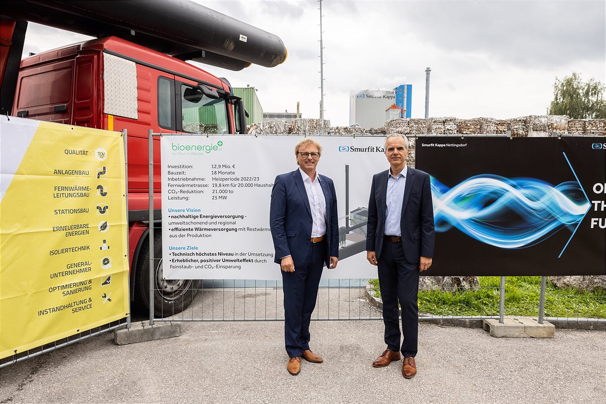 v.l.n.r.: Mag. Jakob Edler (Bioenergie) und Günter Hochrathner (CEO Smurfit Kappa Nettingsdorf) freuen sich auf das gemeinsame Projekt.