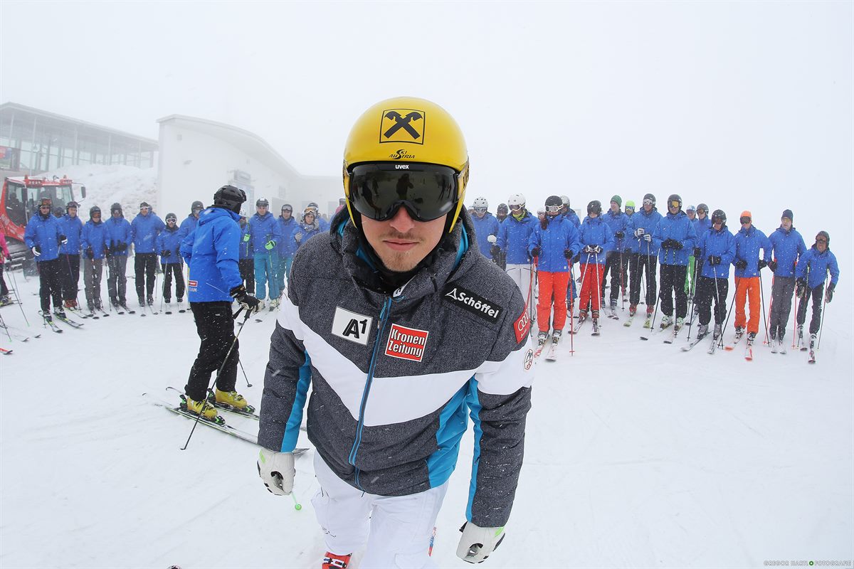 Mehr als 60 Händler aus ganz Österreich beim Fristads Kansas-Skitag mit Testimonial Max Franz