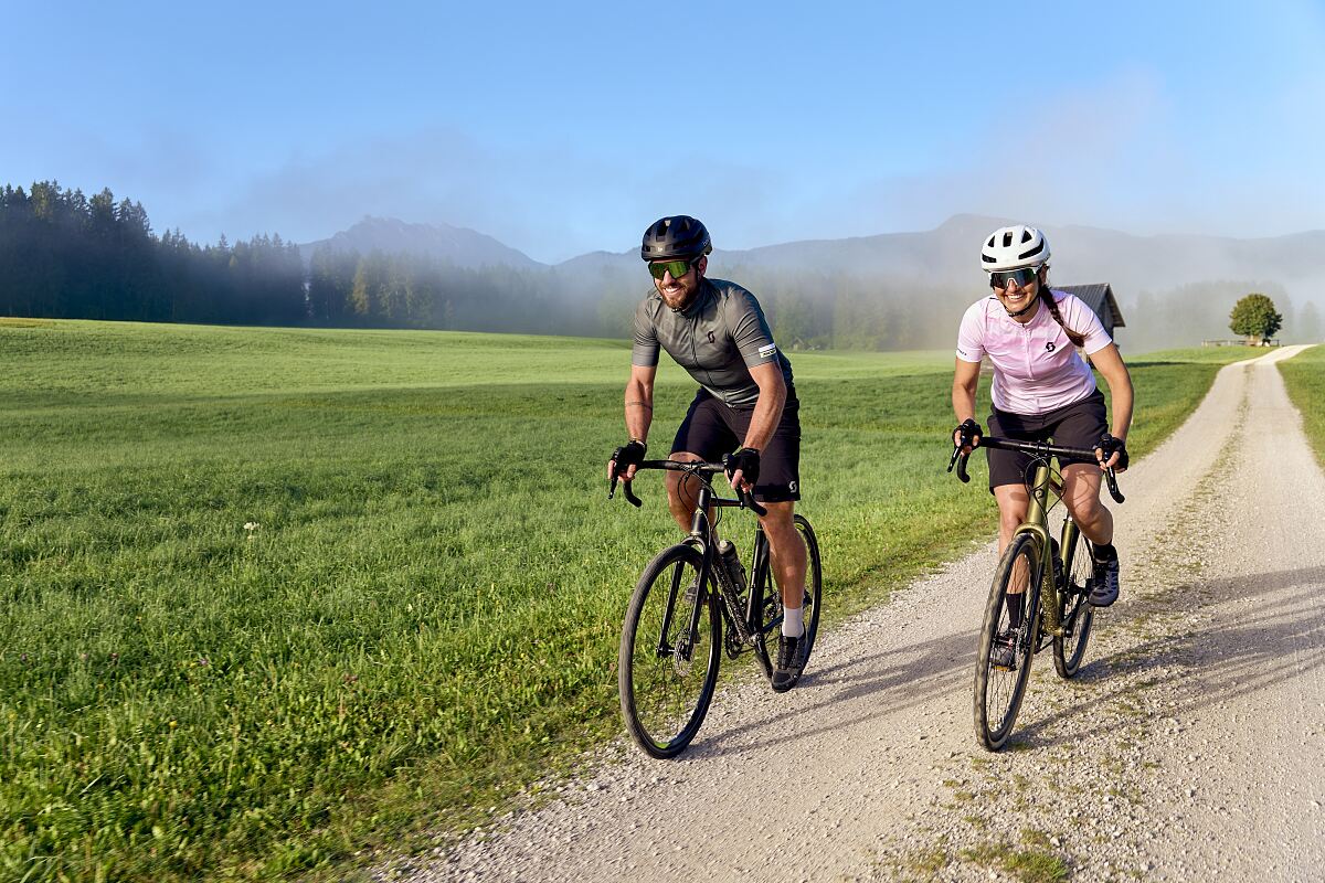 Starker Start in die Bike-Saison: Gravel, Rennrad und Fahrradleasing als Treiber