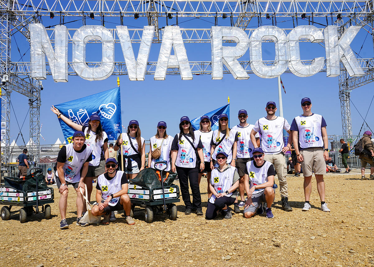 Bereits im Vorjahr sammelten die Mitarbeitenden von PÜSPÖK beim Nova Rock Pfand für den guten Zweck.