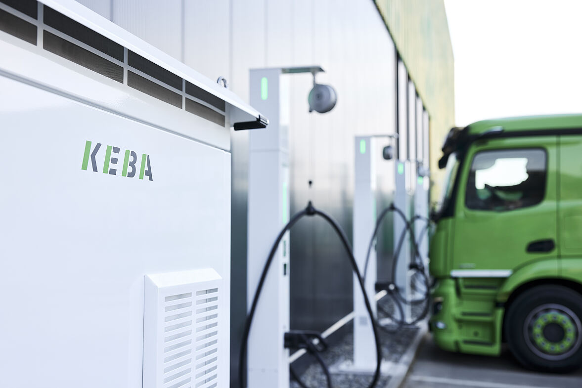 KEBA liefert Schnellladelösung für E-LKW-Flotte der Braucommune Freistadt