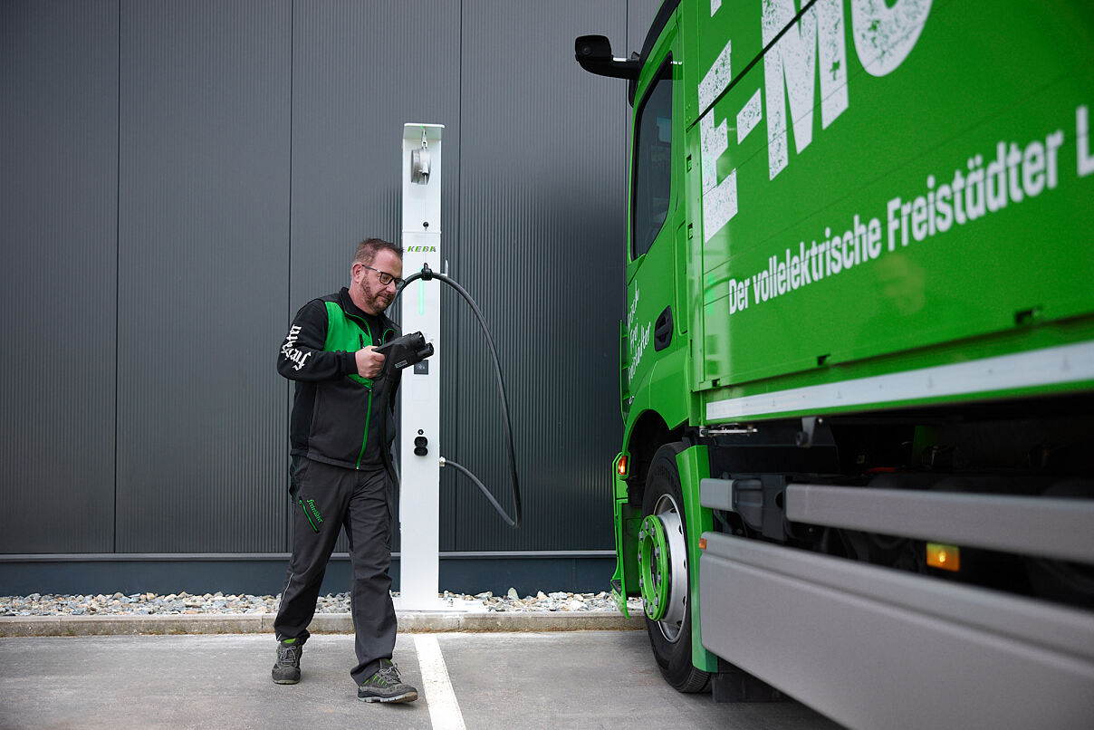 KEBA realisiert Ladeinfrastruktur der Braucommune Freistadt für deren E-LKWs