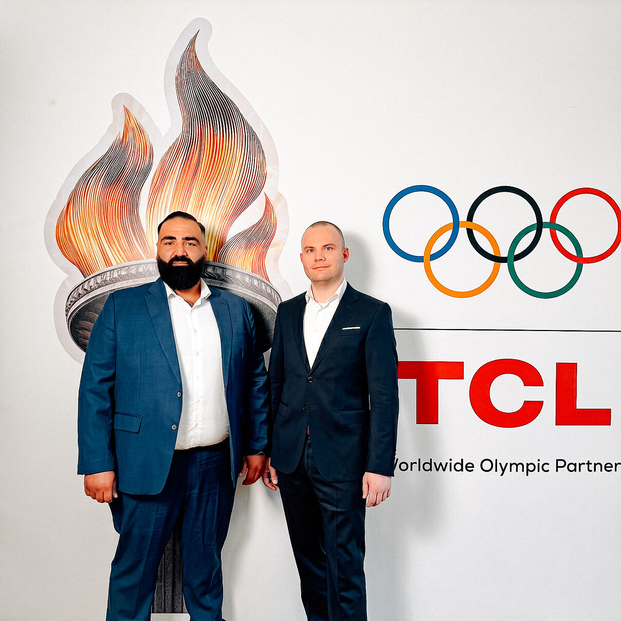 TCL verstärkt sein Führungsteam für die DACH-Region am Standort München und besetzt zwei zentrale Positionen neu: Taylan Güzel ist ab sofort Senior Sales Director DACH, Domenik Jürgens ist neuer Head of Key Account Management DACH.