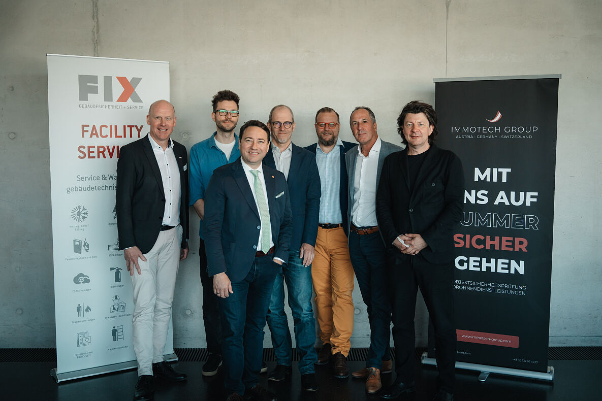 v.l.n.r.: Robert Punzenberger, Geschäftsführer der FIX, Univ.Prof. Mag. Dr.techn. Gerald Schweiger (TU Wien), Dr. Manfred Haimbuchner, Mag. Christoph Kothbauer, David Hopf Geschäftsführer der Immotech, Harald Werfer Geschäftsführer der Immotech und Univ.P