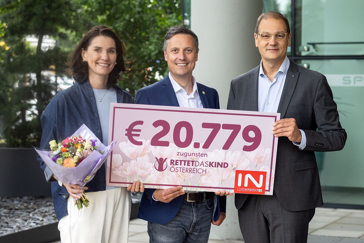 INTERSPAR spendet 20.779 Euro an Rettet das Kind