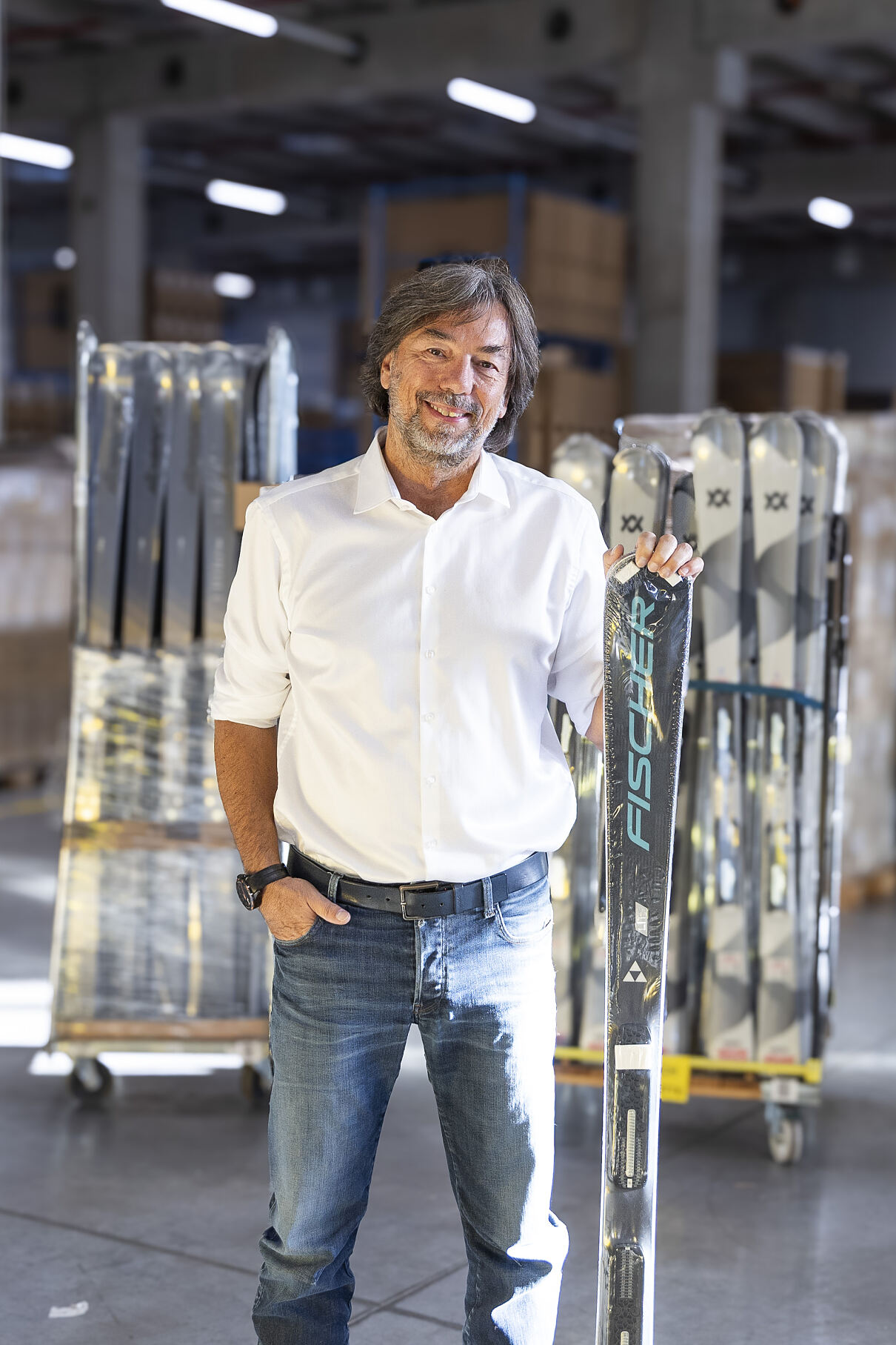 Franz Koll, Geschäftsführer INTERSPORT Austria, im neuen, hochmodernen Logistikzentrum in Wels