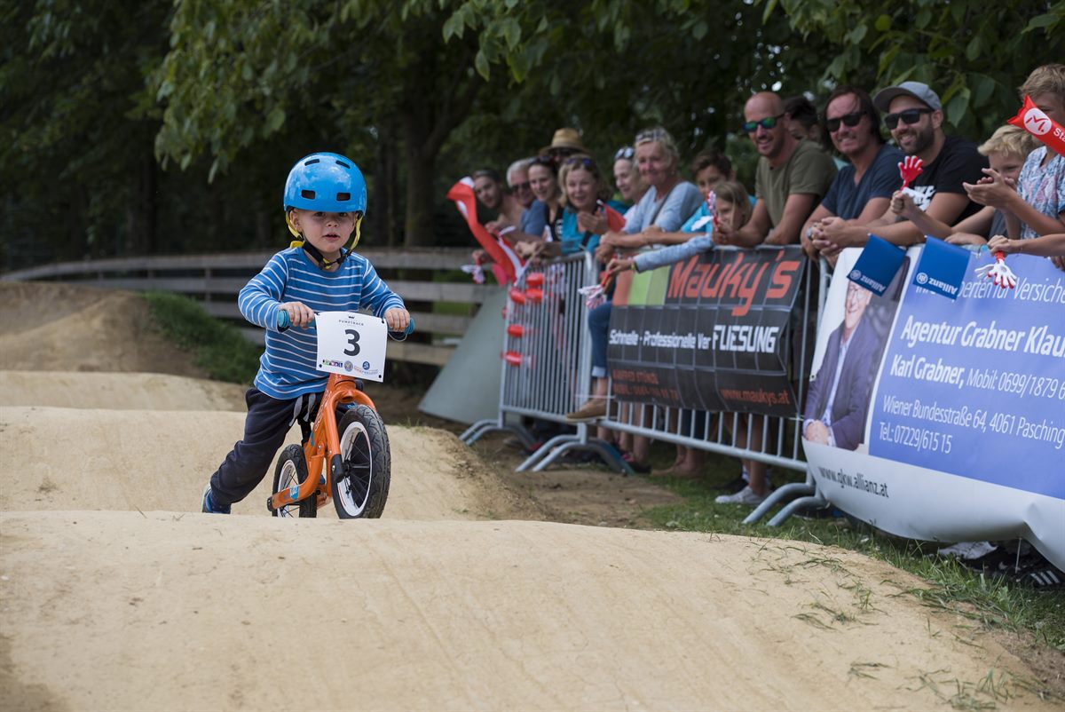 Bike-Spaß für Groß und Klein bei der INTERSPORT Pumptrack Series