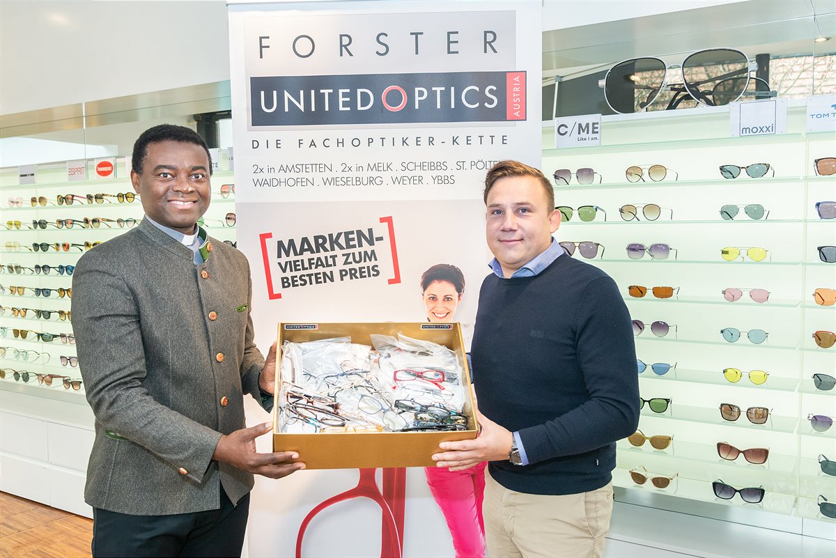 UNITED OPTICS Kunden spenden mehr als 6.300 Brillen für Hilfsprojekt in Nigeria