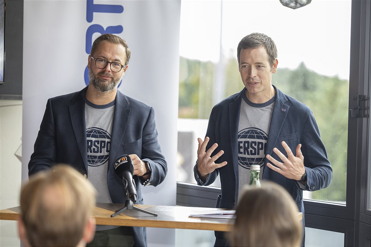 Johannes Kastenhuber, Marketingleiter INTERSPORT Austria und Thorsten Schmitz, Geschäftsführer INTERSPORT Austria
