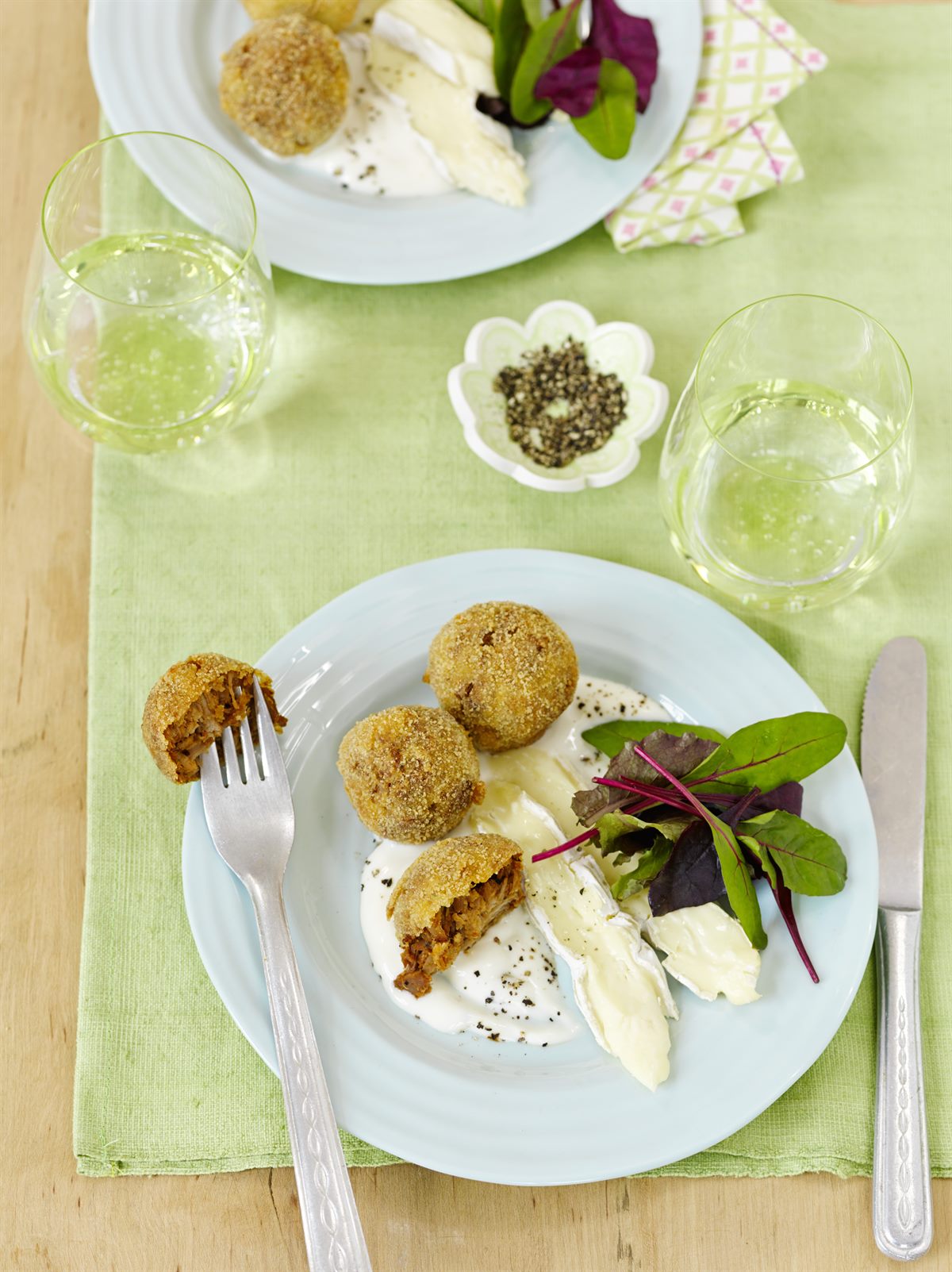 Gebackene Pulled Pork-Bällchen mit Brie