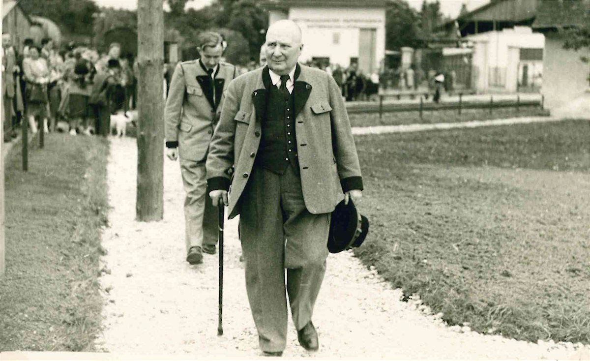 Geschäftsleiter - Dr.Richard von Stepski - 1951