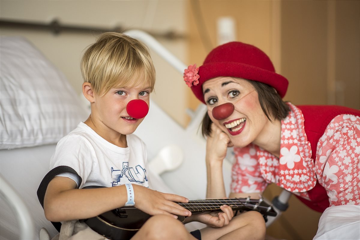 INTERSPORT-Spende für Rote Nasen Clowndoctors