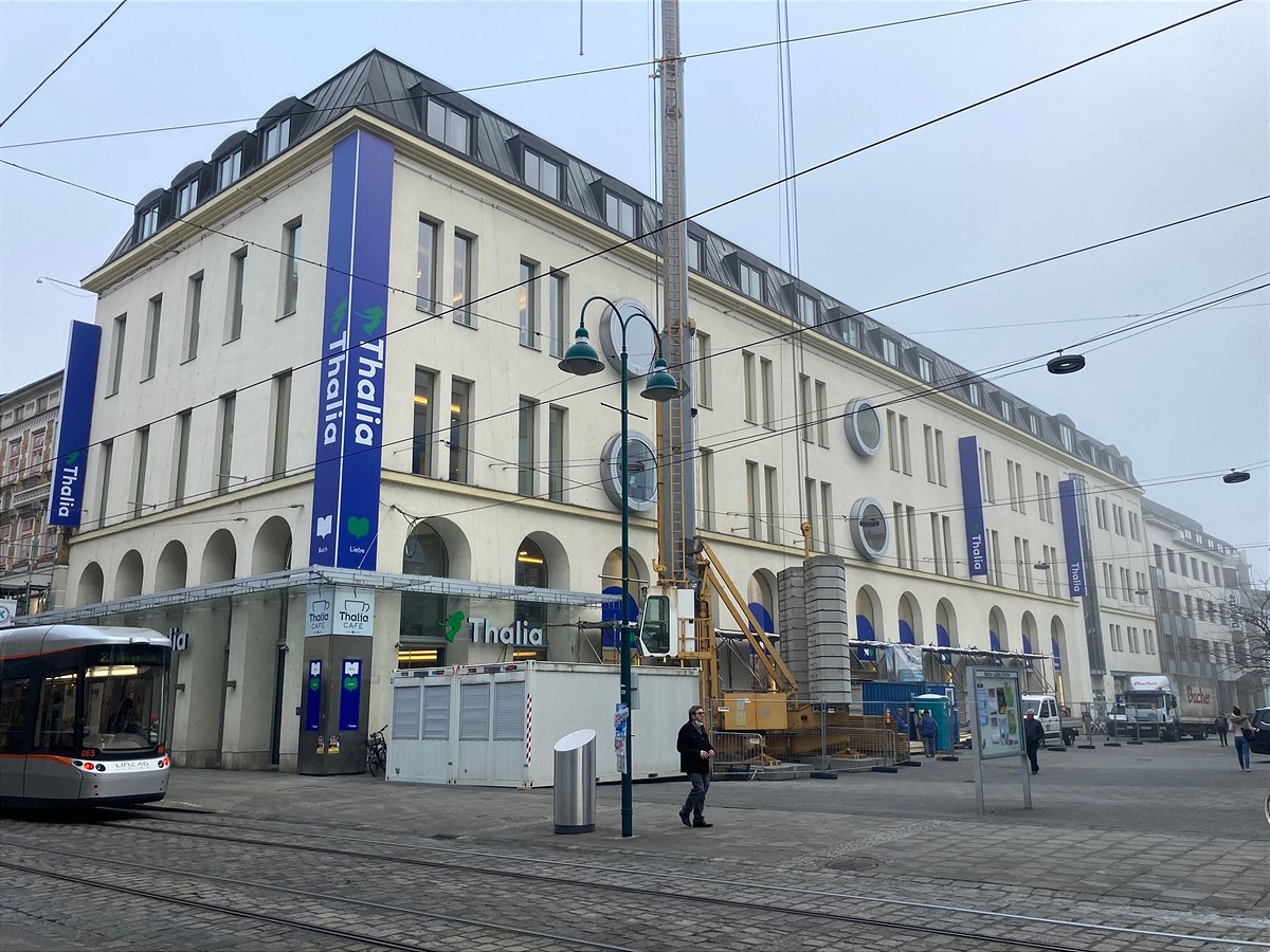 Fassade_Baustelle_Thalia_LinzLandstraße