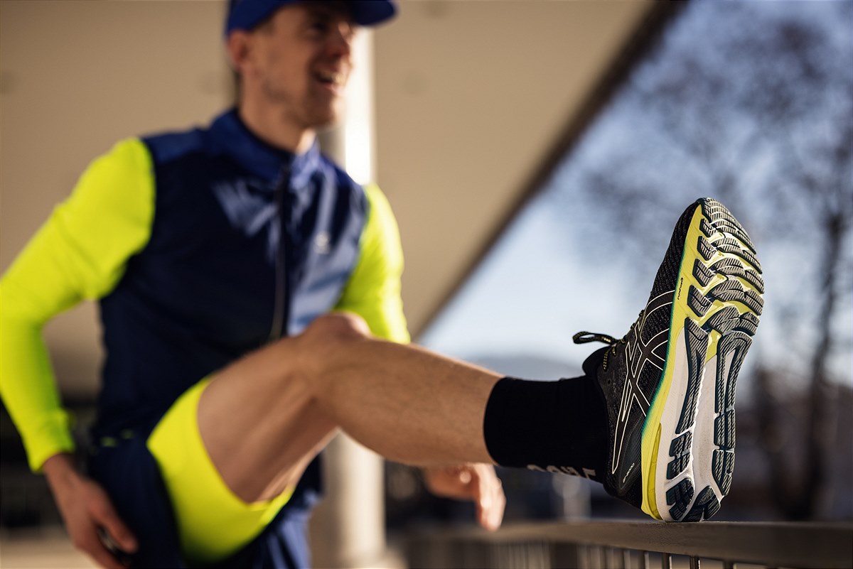 362123346_Asics_Cumulus23_Straßenlaufschuh