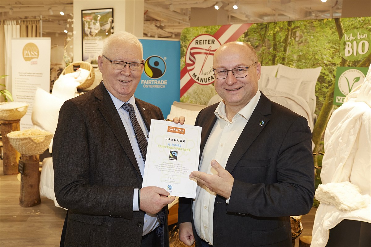 Peter Hildebrand (GF Betten Reiter) und Hartwig Kirner (GF Fairtrade Österreich)