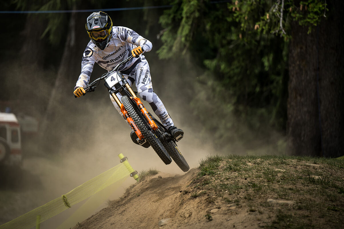 Andreas Kolb belegt Rang 6 beim Downhill-Weltcup in Val di Sole