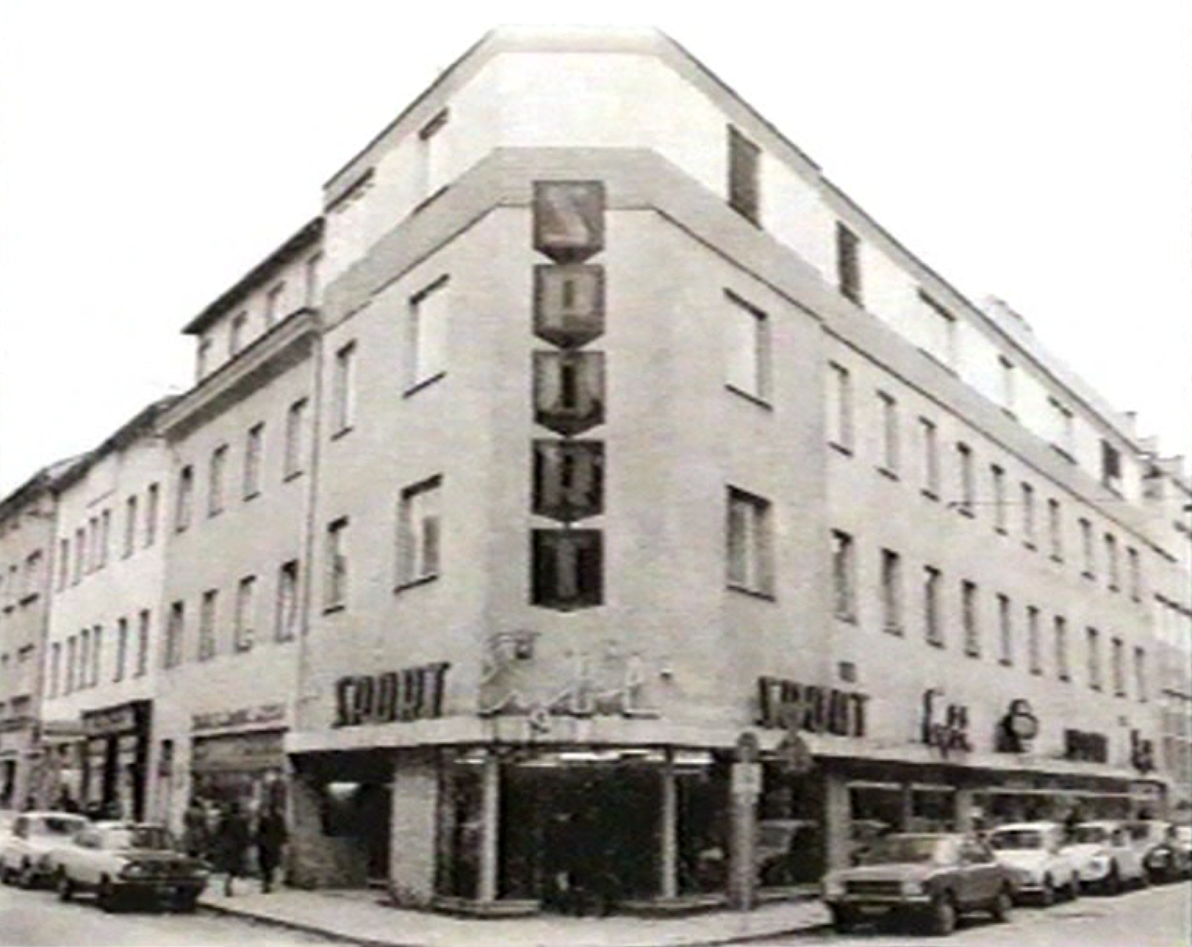 Die INTERSPORT Austria Zentrale befindet sich bis 1985 im Eybl Gebäude in Wels