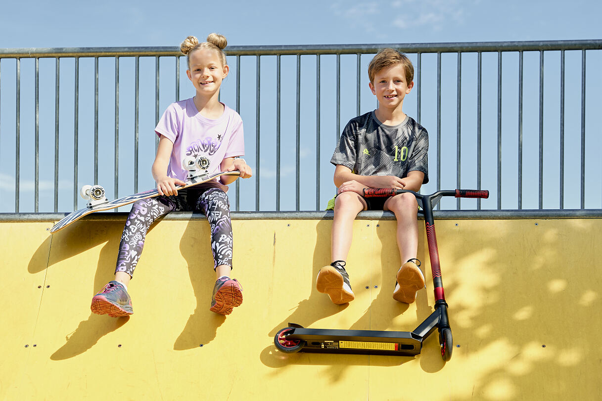 Drei Viertel der Jugendlichen und fast neun von zehn Kindern empfinden Sport als wichtig und gehen am liebsten Radfahren und Schwimmen. 