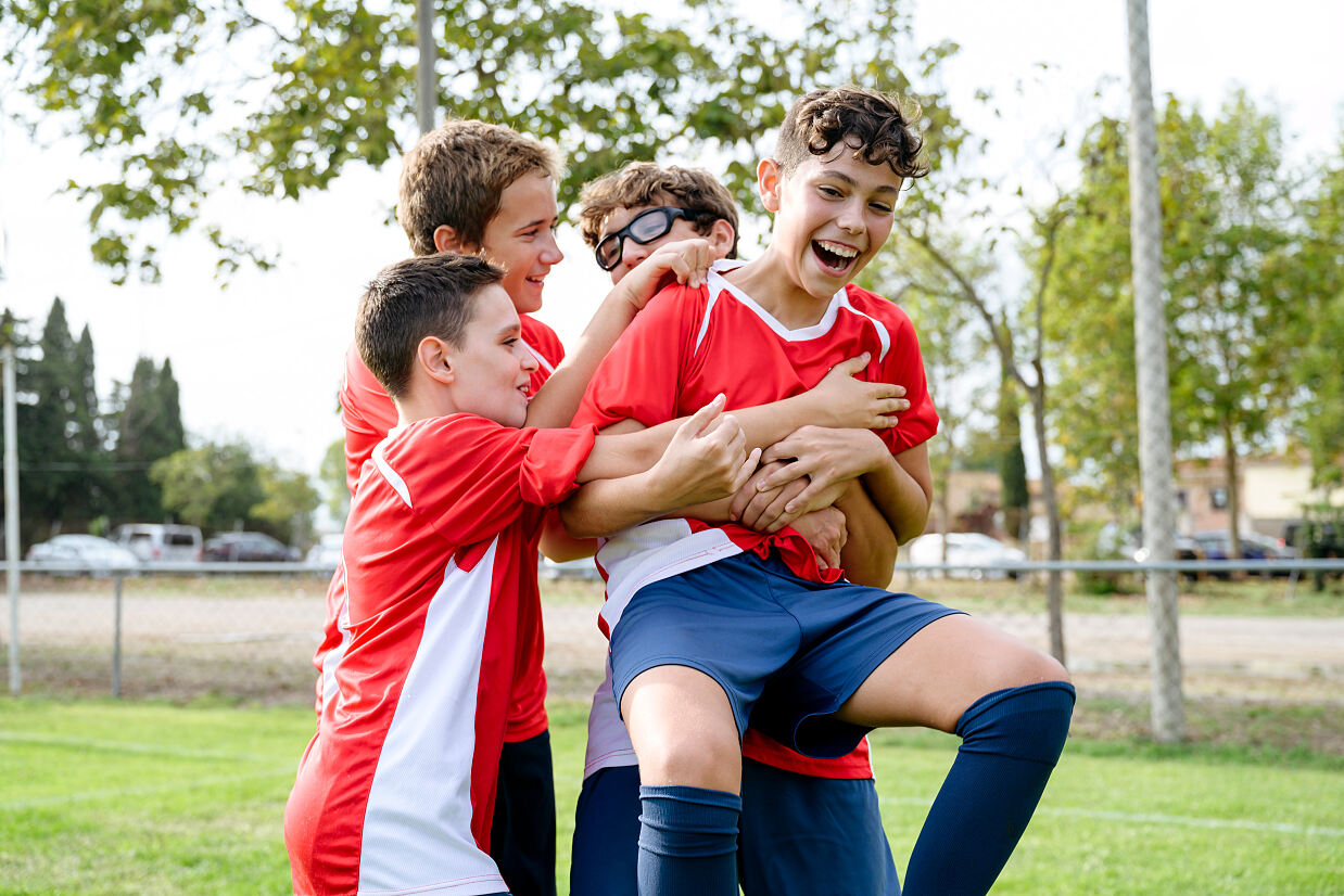 Nicht nur für Kinder und Jugendliche, sondern auch für Erwachsene, sind Vereine ein beliebter Ort, um Sport auszuüben und Beziehungen zu pflegen. 