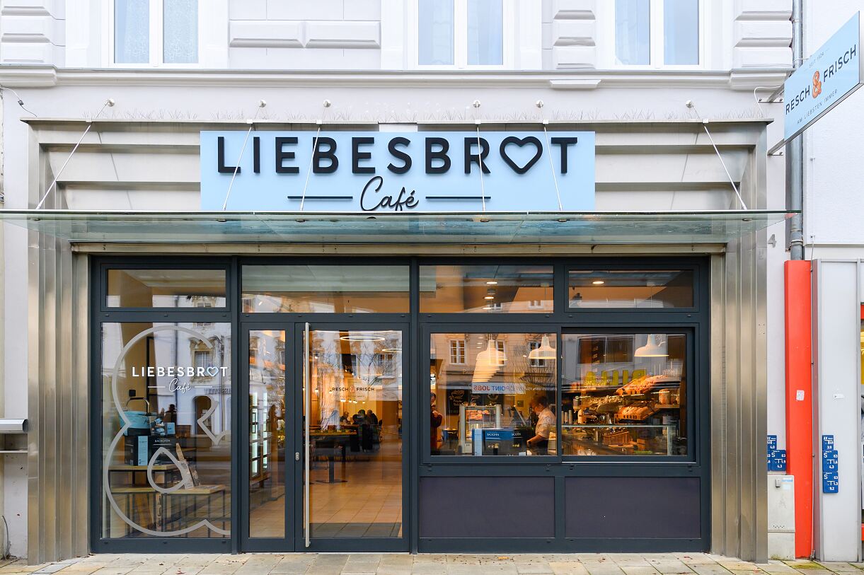Resch&Frisch Filiale am Kaiser-Josef-Platz in Wels wird zum Liebesbrot Café!