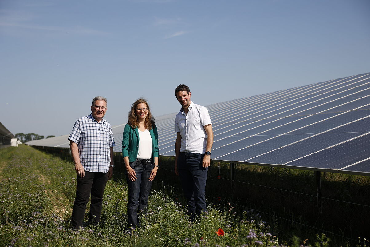 v.l.n.r. Gerhard Zapfl (Bürgermeister von Nickelsdorf), Anja Haider-Wallner (Landeshauptmann-Stellvertreterin ), Lukas Püspök (Geschäftsführer von PÜSPÖK)