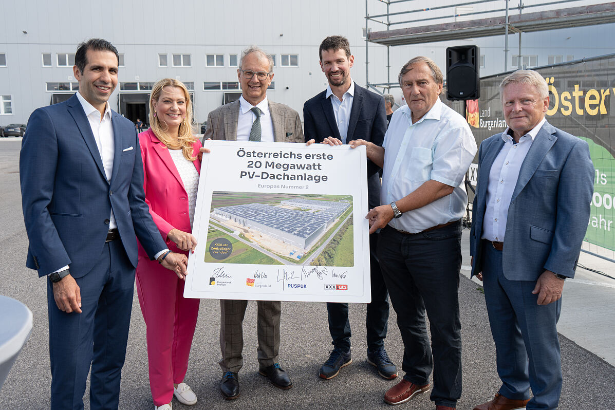 Europas zweitgrößte Dach-Photovoltaikanlage auf dem Dach des XXXLutz-Zentrallagers in Zurndorf