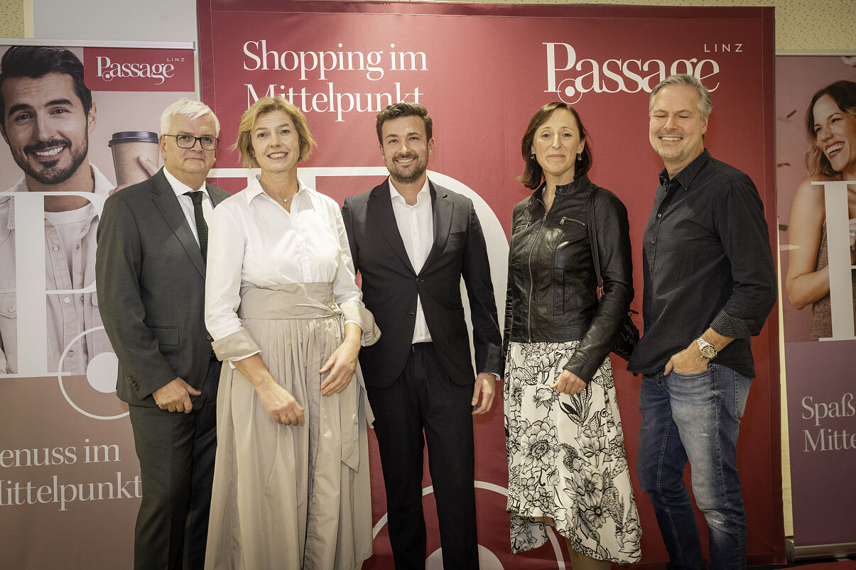 SPAR-Vorstand Marcus Wild, Centerleitung Julia Kretz, Tobias Todt, Regional Sales Manager AT bei Peek & Cloppenburg, Nicole Reitinger, CFO von IKEA Österreich und Marc Zeller, Inhaber und Geschäftsführer der REMEMBAR.