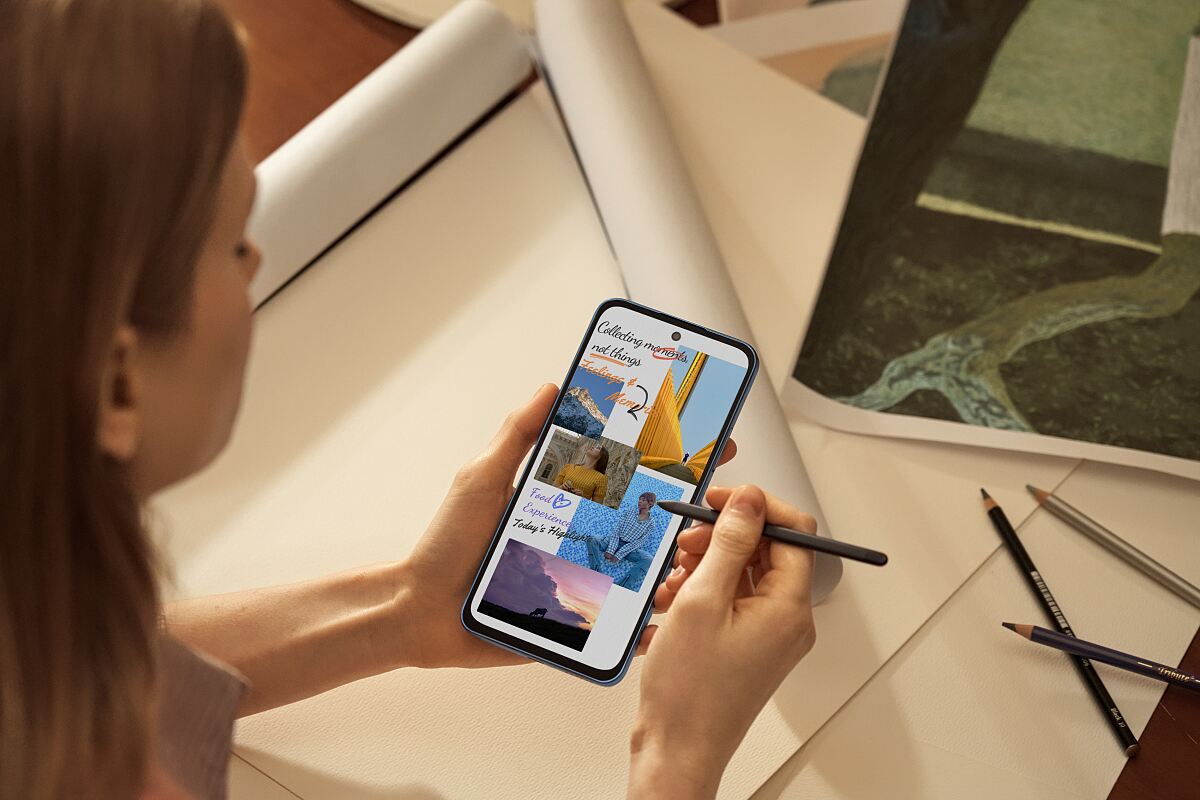 Der T-Pen-Stift in Nutzung am TCL NXTPAPER 70 Pro. 