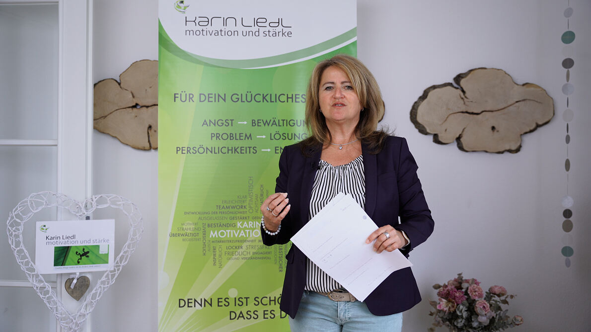 Über viele Jahre unterstützte Karin Liedl Unternehmen bei Themen wie Stressbewältigung, Burnout-Prävention und Teamentwicklung. Als frühere Leistungssportlerin will sie nun gezielt Sportler:innen helfen. 